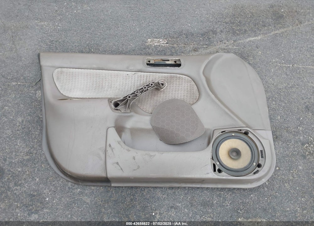 2000 HONDA CIVIC VALUE PACKAGE VIN: 2HGEJ6614YH568363