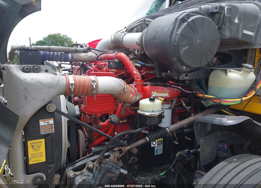 2011 KENWORTH CONSTRUCTION T700 VIN: 1XKFD49X6BJ291921