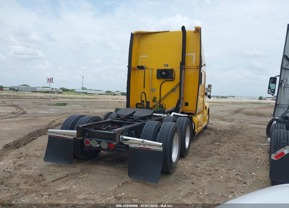 2011 KENWORTH CONSTRUCTION T700 VIN: 1XKFD49X6BJ291921