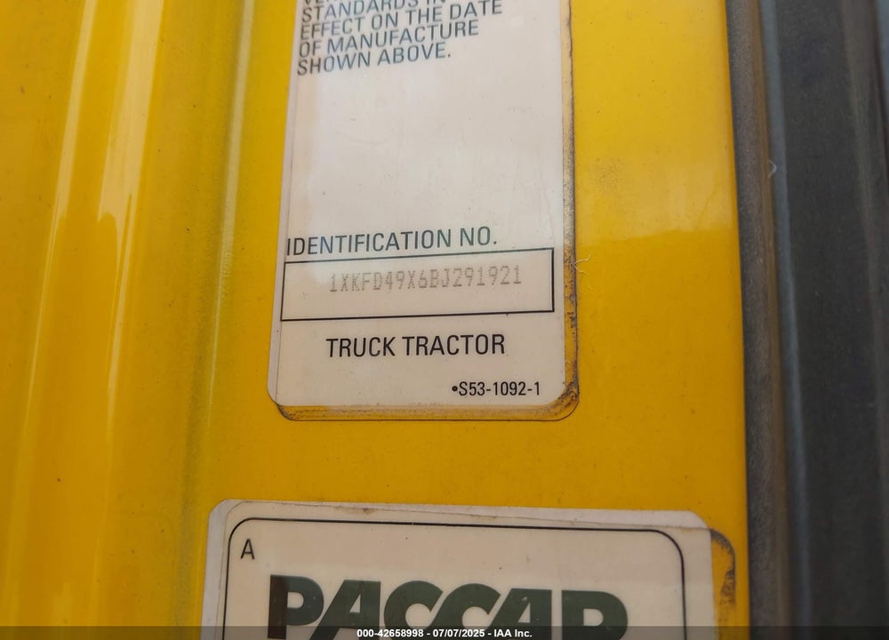 2011 KENWORTH CONSTRUCTION T700 VIN: 1XKFD49X6BJ291921
