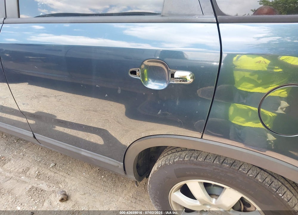 2011 KIA SORENTO VIN: 5XYKT4A26BG138128