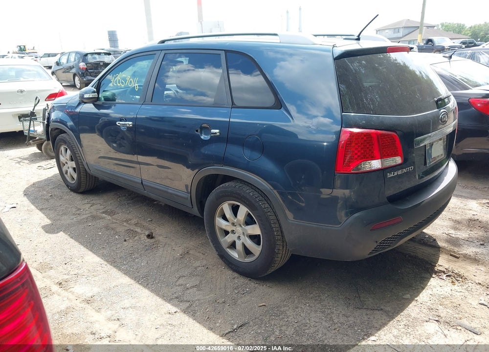 2011 KIA SORENTO VIN: 5XYKT4A26BG138128