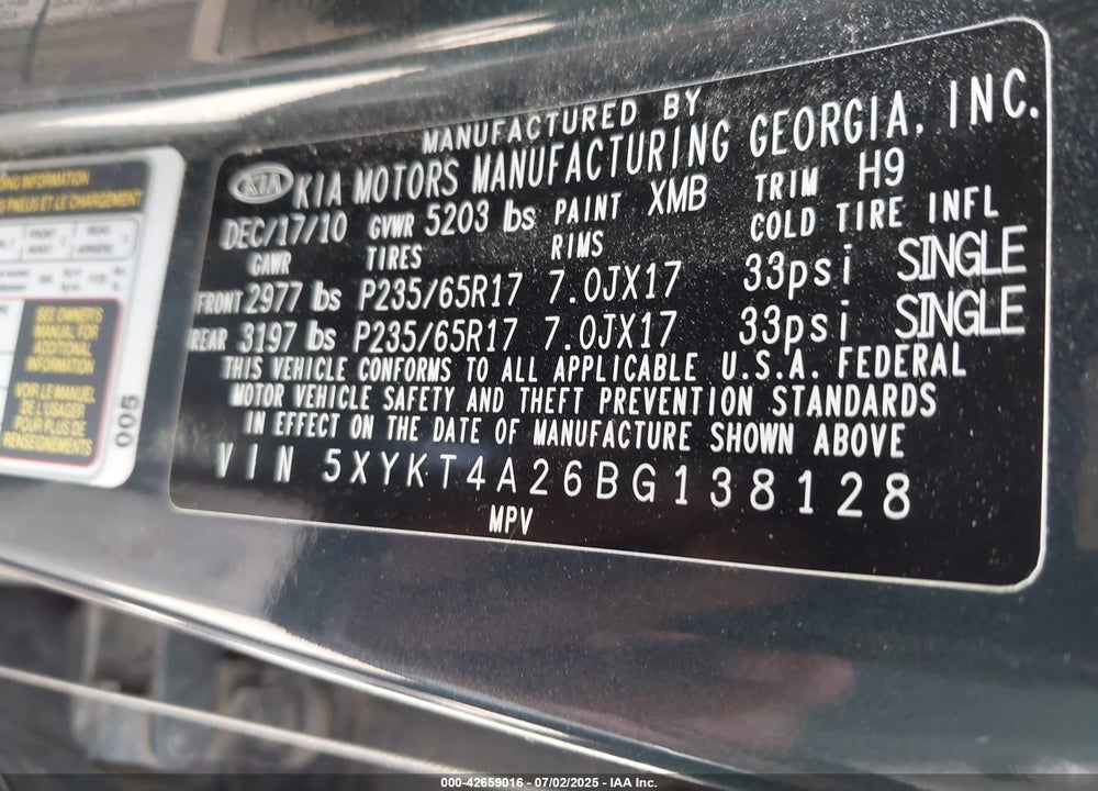 2011 KIA SORENTO VIN: 5XYKT4A26BG138128
