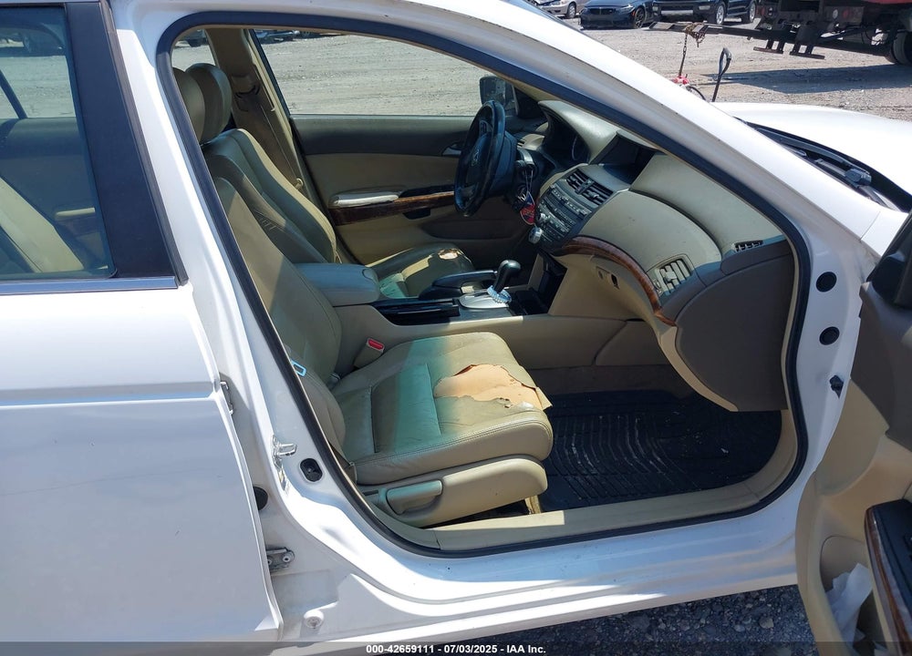 2009 HONDA ACCORD VIN: 1HGCP26849A056646