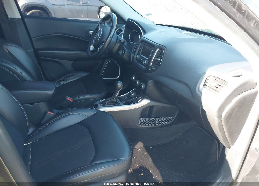 2018 JEEP COMPASS VIN: 3C4NJDBB2JT283644
