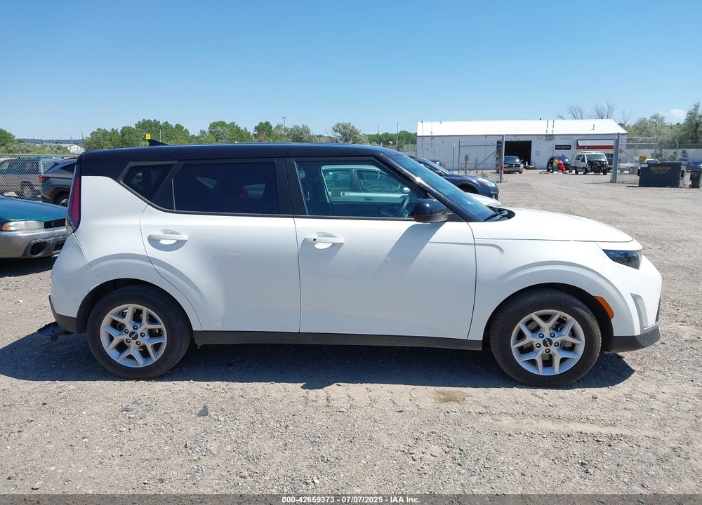 2023 KIA SOUL !/+/S VIN: KNDJ23AU1P7200310