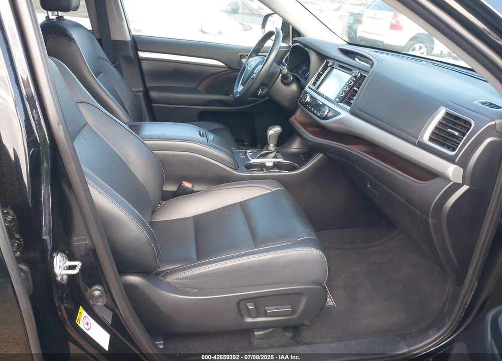 2019 TOYOTA HIGHLANDER VIN: 5TDKZRFH9KS332308