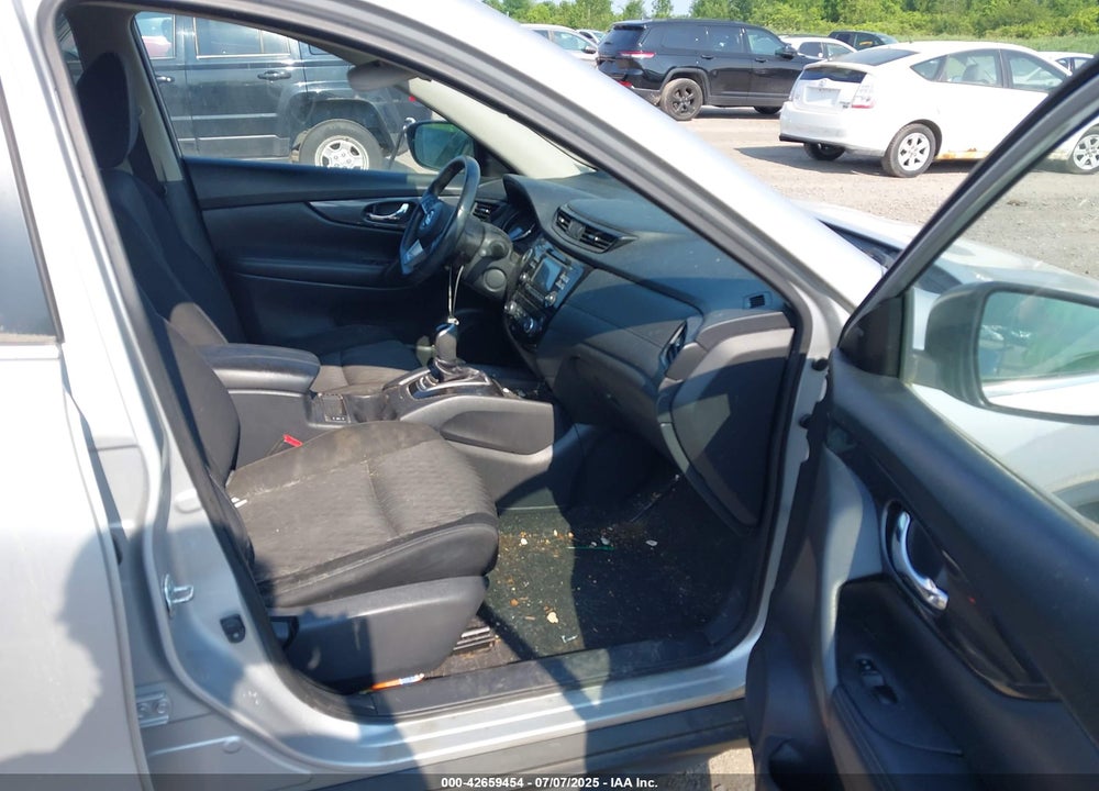 2017 NISSAN ROGUE SV VIN: KNMAT2MV7HP552899