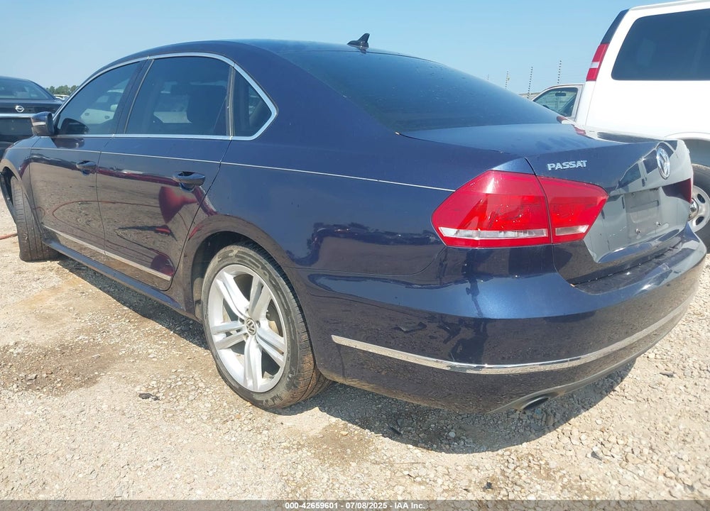 2015 VOLKSWAGEN PASSAT VIN: 1VWBT7A38FC059240