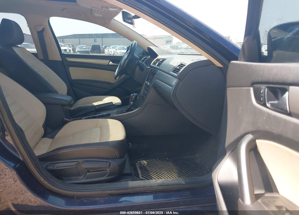 2015 VOLKSWAGEN PASSAT VIN: 1VWBT7A38FC059240