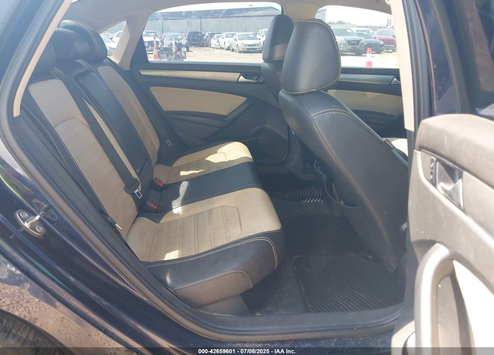 2015 VOLKSWAGEN PASSAT VIN: 1VWBT7A38FC059240