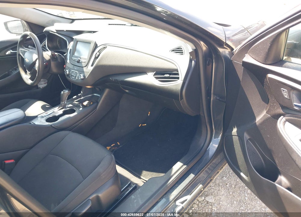 2018 CHEVROLET MALIBU LT VIN: 1G1ZD5ST6JF197943