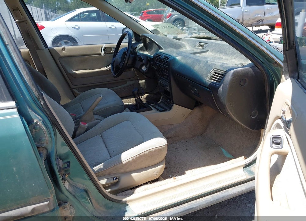 1992 HONDA ACCORD EX VIN: 1HGCB7575NA095888