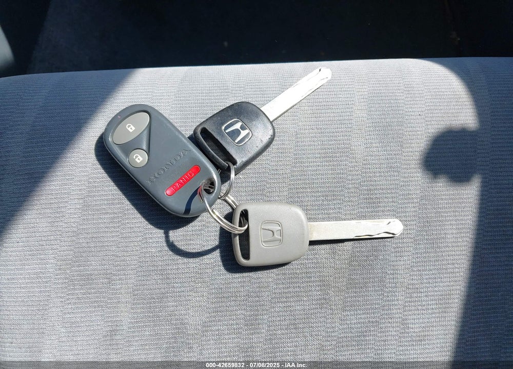 2004 HONDA CIVIC LX VIN: 2HGES16584H635141