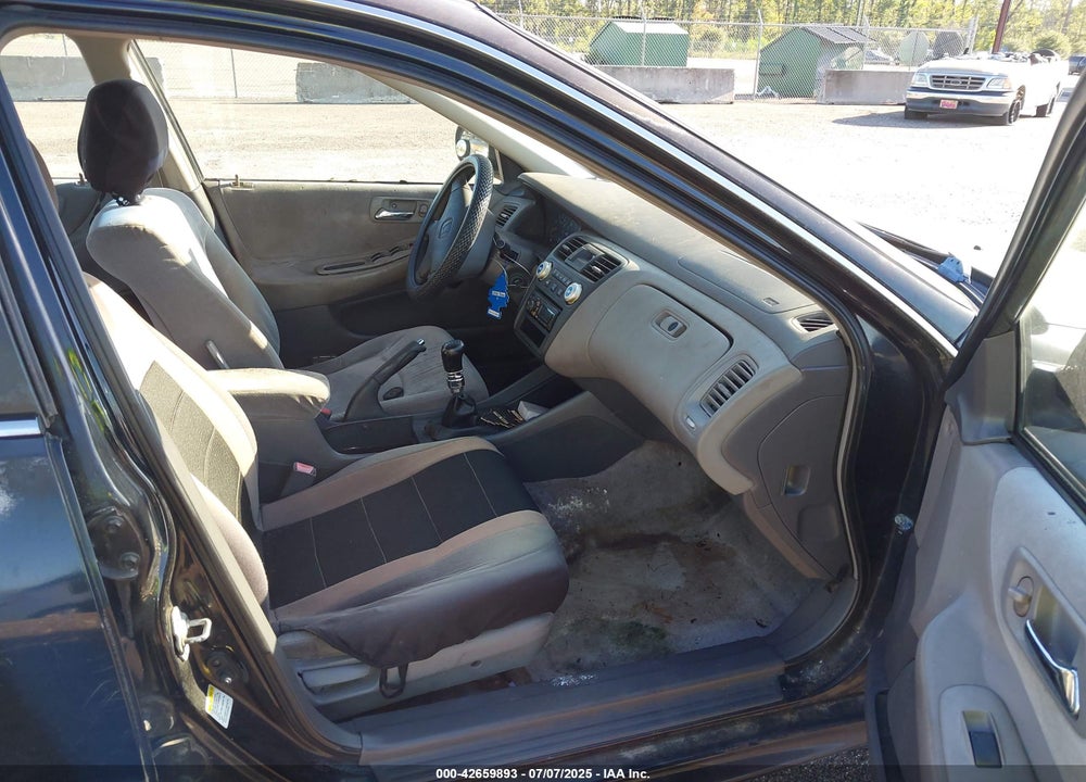 2001 HONDA ACCORD 2.3 EX VIN: 1HGCG658X1A105247