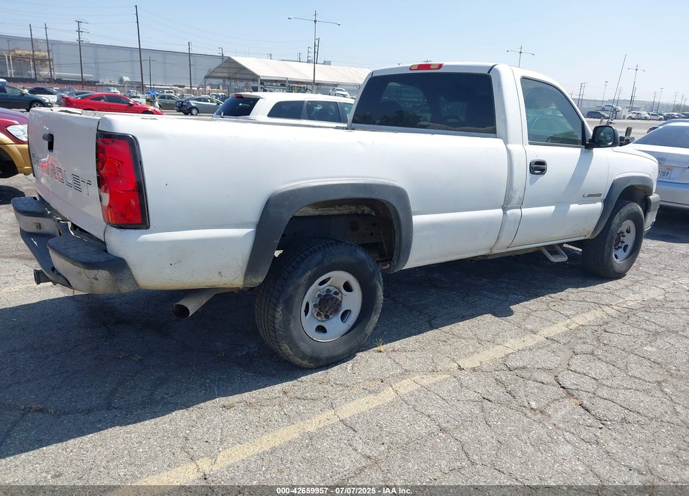 2003 CHEVROLET SILVERADO 2500HD WORK TRUCK VIN: 1GCHC24U43E355733