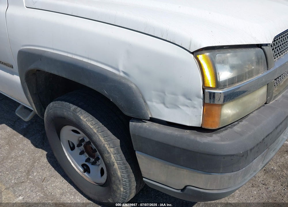 2003 CHEVROLET SILVERADO 2500HD WORK TRUCK VIN: 1GCHC24U43E355733