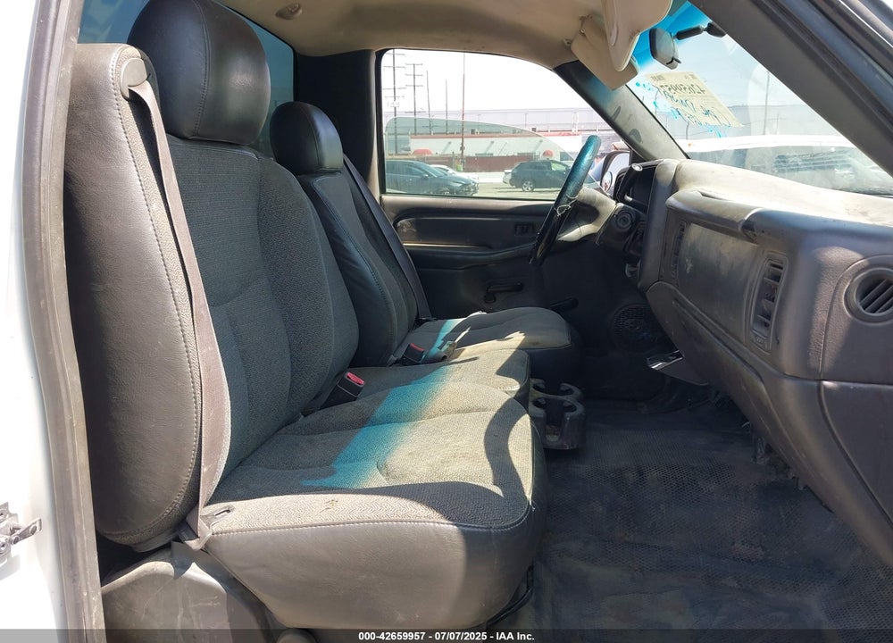 2003 CHEVROLET SILVERADO 2500HD WORK TRUCK VIN: 1GCHC24U43E355733