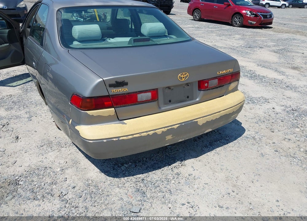 1998 TOYOTA CAMRY LE VIN: 4T1BG22K0WU328367