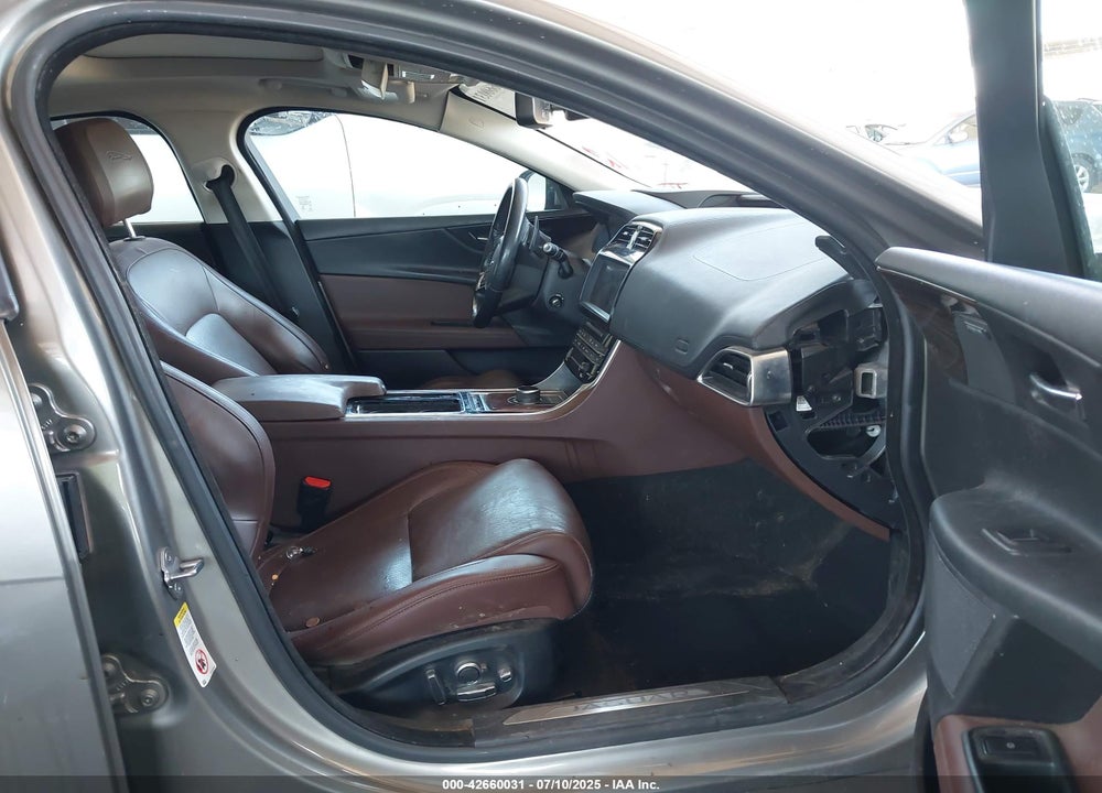 2018 JAGUAR XE VIN: SAJAN4GX3JCP36853