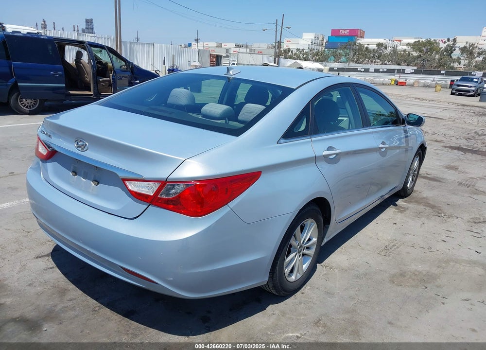 2013 HYUNDAI SONATA GLS VIN: 5NPEB4AC1DH697008