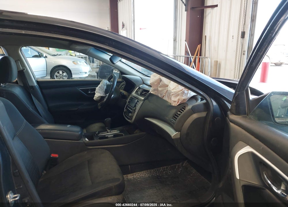 2017 NISSAN ALTIMA VIN: 1N4AL3AP5HC281902