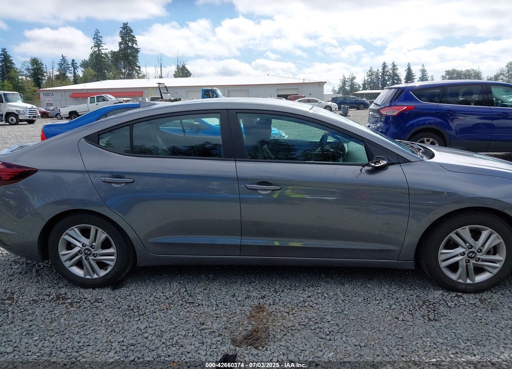 2019 HYUNDAI ELANTRA VIN: 5NPD84LF1KH475373