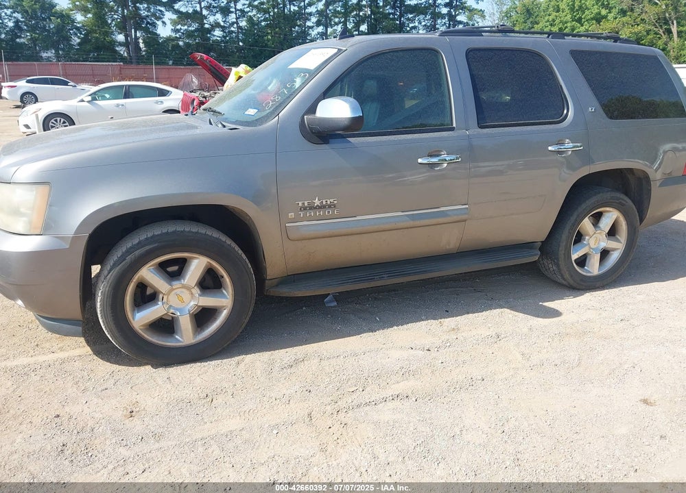 2009 CHEVROLET TAHOE VIN: 1GNFC23029R287513