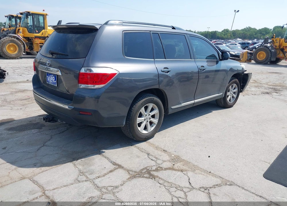 2013 TOYOTA HIGHLANDER BASE PLUS V6 VIN: 5TDZK3EH5DS141750