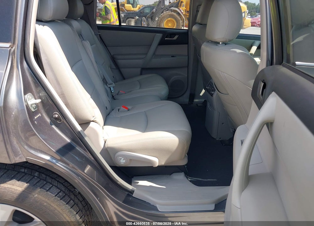 2013 TOYOTA HIGHLANDER BASE PLUS V6 VIN: 5TDZK3EH5DS141750