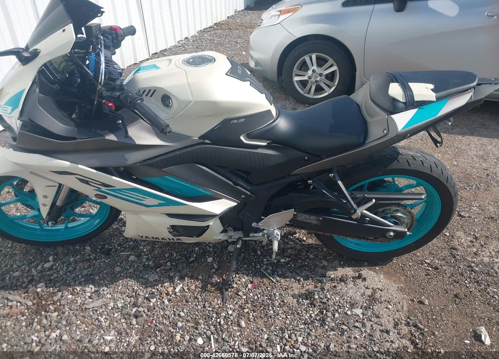 2024 YAMAHA YZFR3 VIN: MH3RH18Y4RK016737