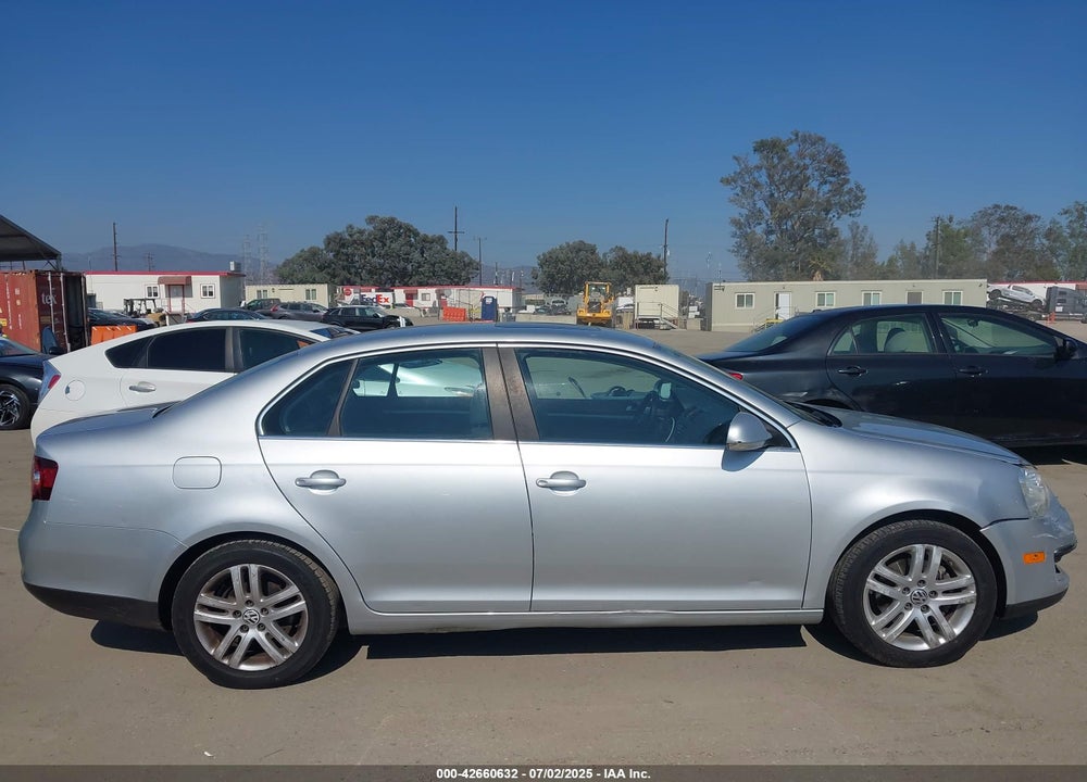 2008 VOLKSWAGEN JETTA VIN: 3VWRM71KX8M191212