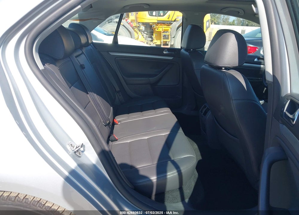 2008 VOLKSWAGEN JETTA VIN: 3VWRM71KX8M191212