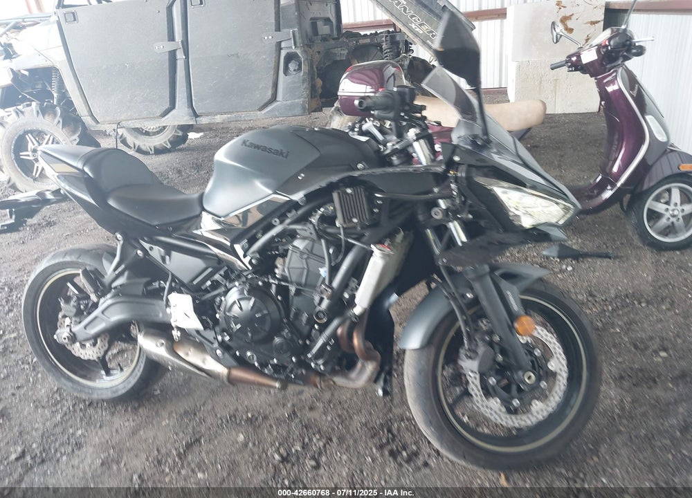 2024 KAWASAKI EX650 P VIN: ML5EXEP18RDAC5210