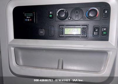 2020 KENWORTH T680 VIN: 1XKYD49X4LJ382700
