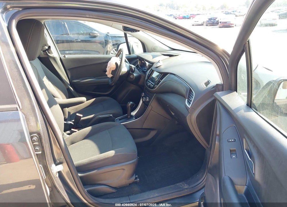 2019 CHEVROLET TRAX VIN: 3GNCJKSB2KL394893