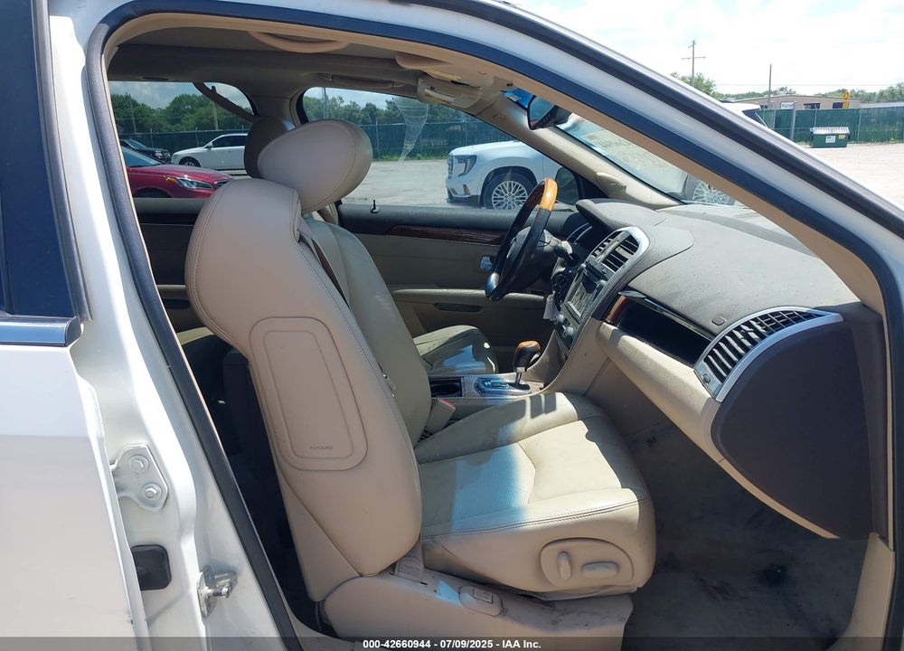 2007 CADILLAC SRX V8 VIN: 1GYEE63AX70155187