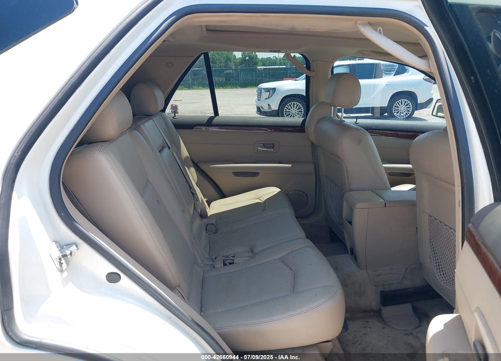 2007 CADILLAC SRX V8 VIN: 1GYEE63AX70155187