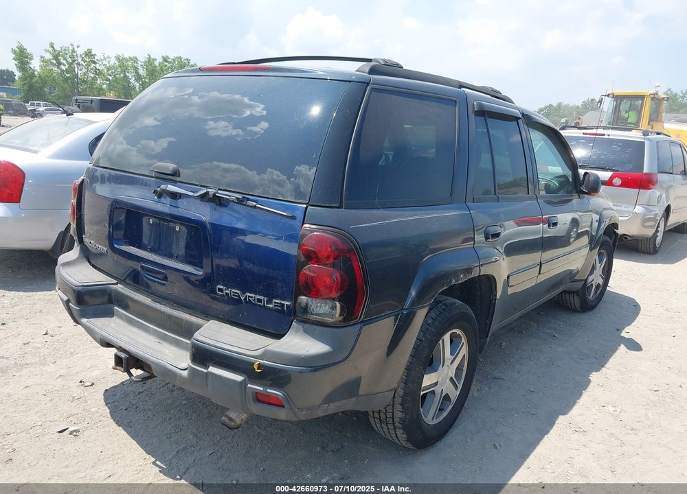 2005 CHEVROLET TRAILBLAZER LT VIN: 1GNDT13S452114551
