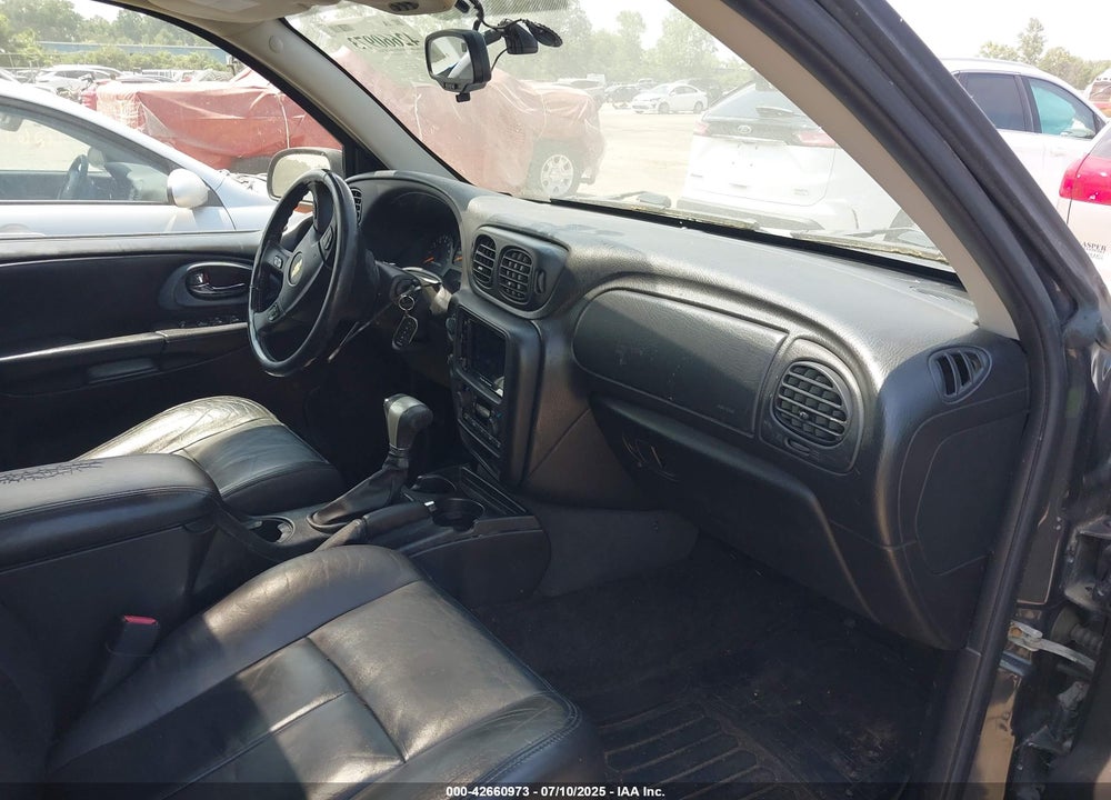 2005 CHEVROLET TRAILBLAZER LT VIN: 1GNDT13S452114551