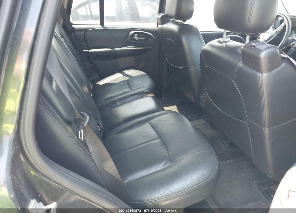 2005 CHEVROLET TRAILBLAZER LT VIN: 1GNDT13S452114551