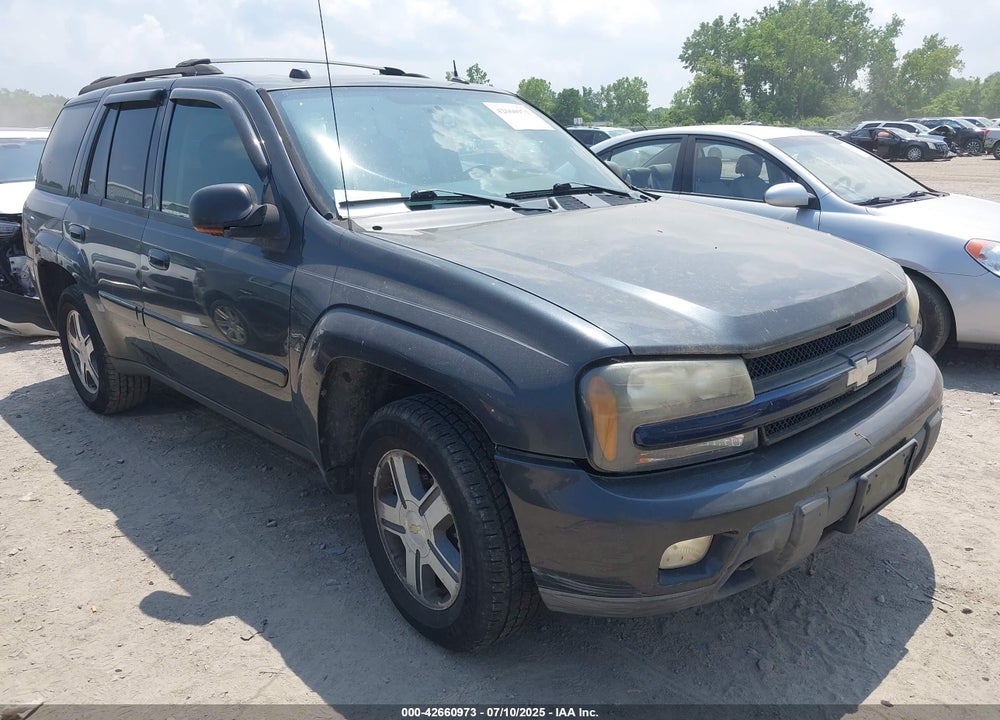 2005 CHEVROLET TRAILBLAZER LT VIN: 1GNDT13S452114551