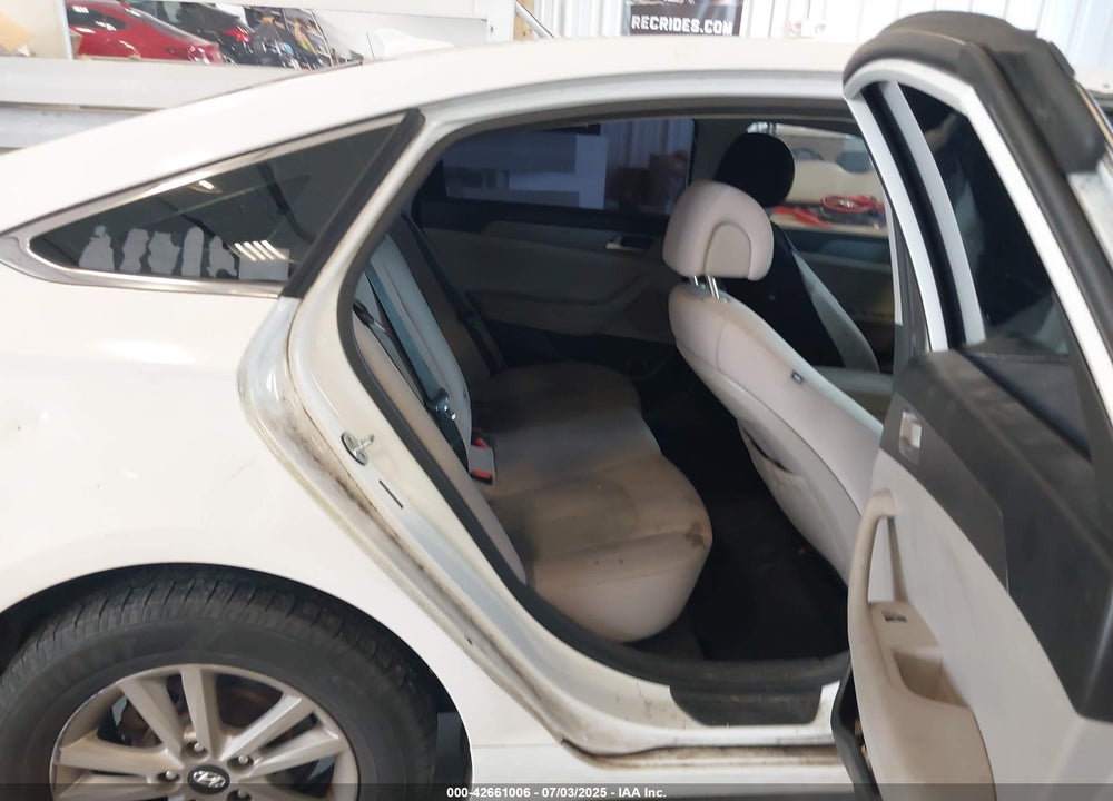 2015 HYUNDAI SONATA VIN: 5NPE24AF7FH041859