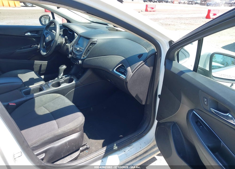 2017 CHEVROLET CRUZE LT AUTO VIN: 1G1BE5SM0H7225845