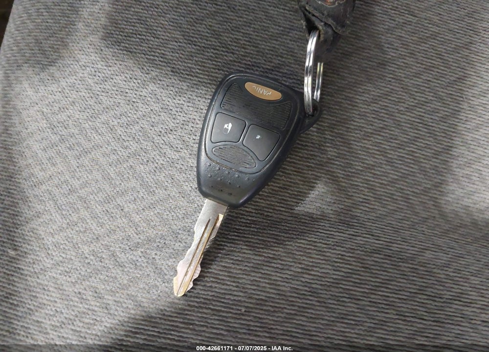 2006 CHRYSLER TOWN & COUNTRY LX VIN: 2A4GP44R06R697639