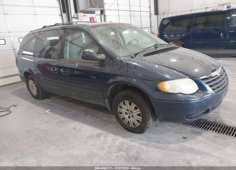 2006 CHRYSLER TOWN & COUNTRY LX VIN: 2A4GP44R06R697639