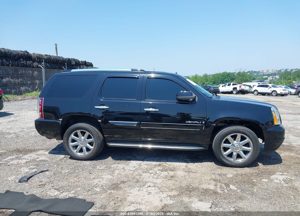 2008 GMC YUKON VIN: 1GKFK63838J101794
