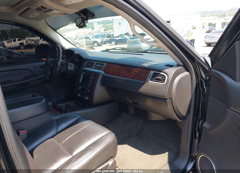 2008 GMC YUKON VIN: 1GKFK63838J101794