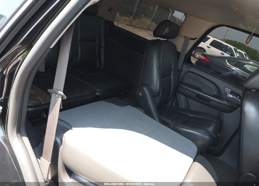 2008 GMC YUKON VIN: 1GKFK63838J101794