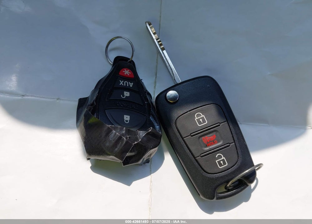 2011 KIA SOUL VIN: KNDJT2A21B7219194
